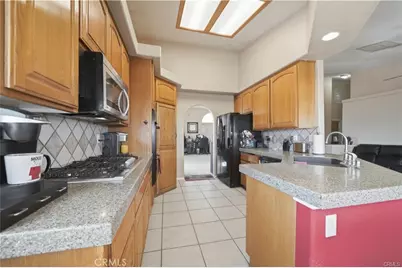 12035 Barbet, Phelan, CA 92371 - Photo 2