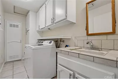 9228 Hawthorne Avenue, Riverside, CA 92503 - Photo 32