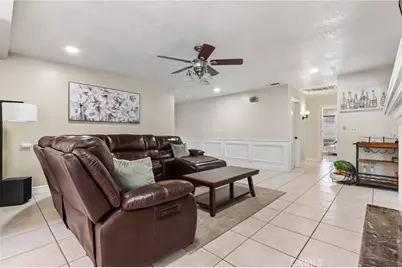 9228 Hawthorne Avenue, Riverside, CA 92503 - Photo 12