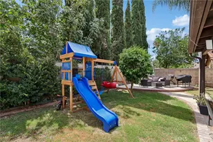 9228 Hawthorne Ave, Riverside, CA 92503 - Photo 38