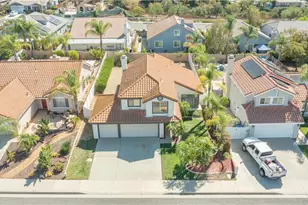 36194 Toulon, Murrieta, CA 92562 - Photo 2