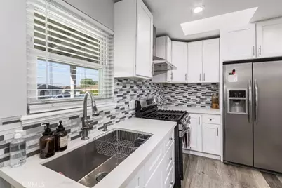 16262 Ivy Avenue, Fontana, CA 92335 - Photo 10