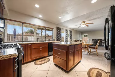 12796 Kern River Road, Victorville, CA 92392 - Photo 10