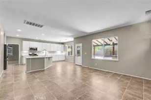 37690 Rushing Wind Ct, Murrieta, CA 92563 - Photo 6