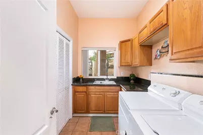 947 W Commonwealth Avenue, Hemet, CA 92543 - Photo 24
