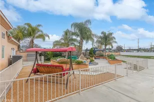 947 W Commonwealth Ave, Hemet, CA 92543 - Photo 52