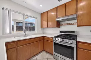 1141 Fallbrook Dr, Corona, CA 92878 - Photo 18