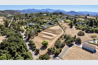 3261 Live Oak Park, Fallbrook, CA 92028 - Photo 2