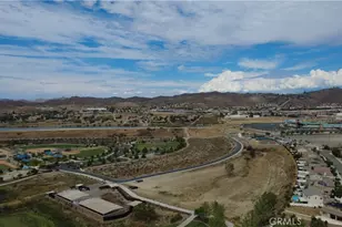 29306 Royal Aberdeen, Lake Elsinore, CA 92530 - Photo 14