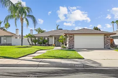 42095 Acacia Avenue, Hemet, CA 92544 - Photo 2