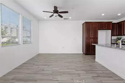 40410 Calle Real, Murrieta, CA 92563 - Photo 10