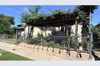 823 W 81st, Los Angeles, CA 90044 - Photo 6