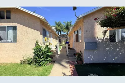 823 W 81st, Los Angeles, CA 90044 - Photo 2