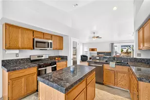36430 Rotterdam, Winchester, CA 92596 - Photo 12