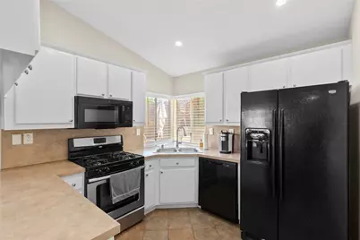 25641 Roylene Drive, Sun City, CA 92586 - Photo 8