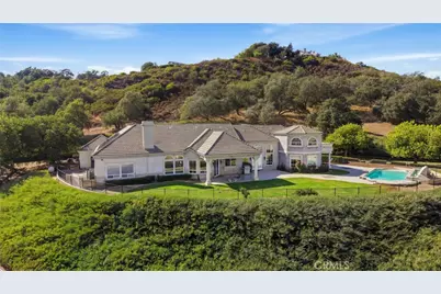 41653 Oak Trail Court, Murrieta, CA 92562 - Photo 6