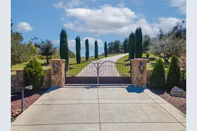 20855 Avenida Castilla, Murrieta, CA 92562 - Photo 4