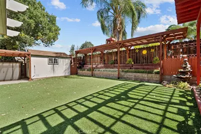 29688 Via Naravilla, Sun City, CA 92586 - Photo 32