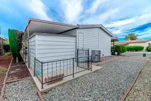 1300 W Menlo Ave, Hemet, CA 92543 - Photo 28