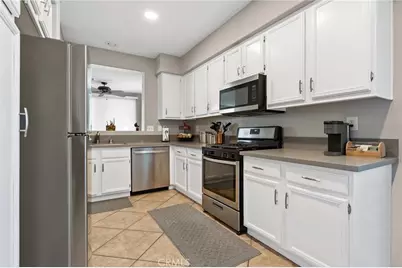 30299 Island Bay Lane, Murrieta, CA 92563 - Photo 10