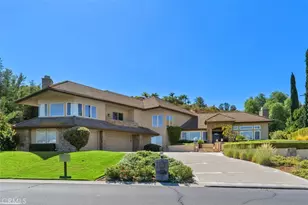 22499 Bear Creek Dr, Murrieta, CA 92562 - Photo 4