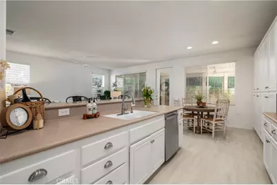 30321 Mayacamas Drive, Murrieta, CA 92563 - Photo 10