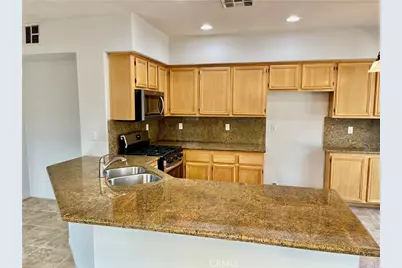 25192 Meadow Walk #1, Murrieta, CA 92562 - Photo 2