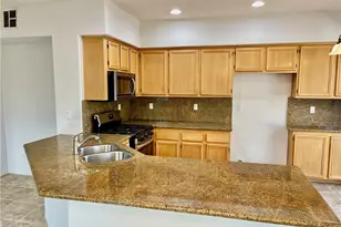 25192 Meadow Walk, Murrieta, CA 92562 - Photo 2