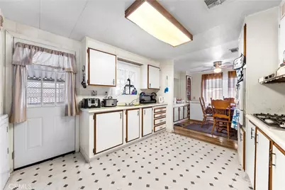 725 W Thornton #69, Hemet, CA 92543 - Photo 8