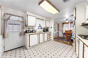725 W Thornton, Hemet, CA 92543 - Photo 8