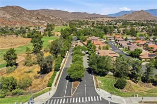 140 McCarron, Hemet, CA 92545 - Photo 32