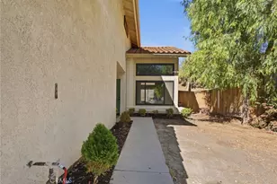 24024 Alvita, Murrieta, CA 92562 - Photo 2