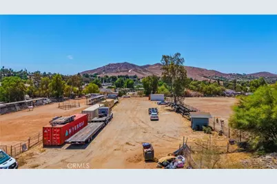7081 Valley Way, Jurupa Valley, CA 92509 - Photo 4
