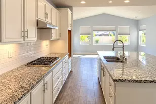 35154 Heritage Pointe Dr, Murrieta, CA 92563 - Photo 6