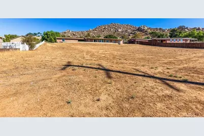30347 Arrowview Drive, Homeland, CA 92548 - Photo 6