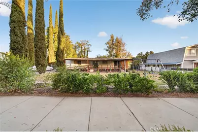 41926 Juniper, Murrieta, CA 92562 - Photo 2