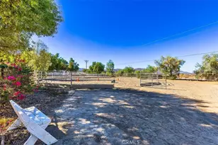 40542 Quiet Hills, Hemet, CA 92544 - Photo 40