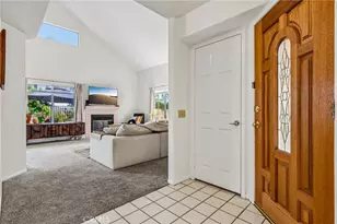 37394 Cole Creek Ct, Murrieta, CA 92562 - Photo 2