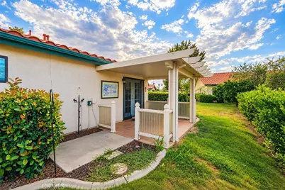 1060 Clubhouse, Hemet, CA 92545 - Photo 10