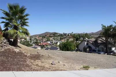 22747 Inspiration Point, Canyon Lake, CA 92587 - Photo 8