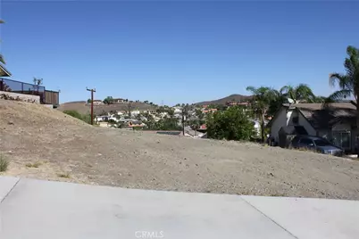 22747 Inspiration Point, Canyon Lake, CA 92587 - Photo 2