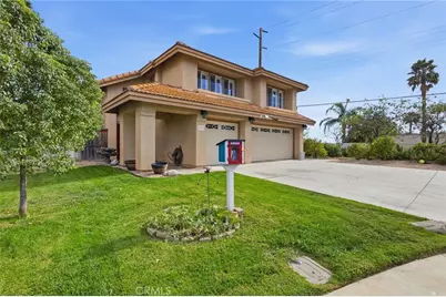 30371 Falcon Point Ct, Murrieta, CA 92563 - Photo 2