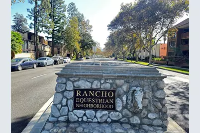 3200 W Riverside Drive #M, Burbank, CA 91505 - Photo 2