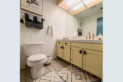 3200 W Riverside Drive #M, Burbank, CA 91505 - Photo 10