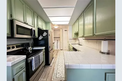3200 W Riverside Drive #M, Burbank, CA 91505 - Photo 8