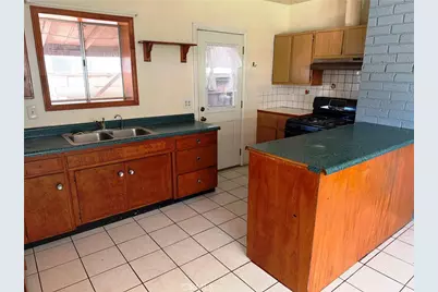 1121 Valiant, Lancaster, CA 93534 - Photo 4