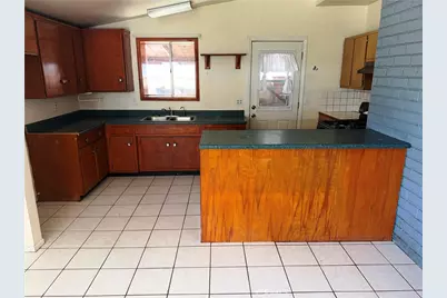 1121 Valiant, Lancaster, CA 93534 - Photo 2
