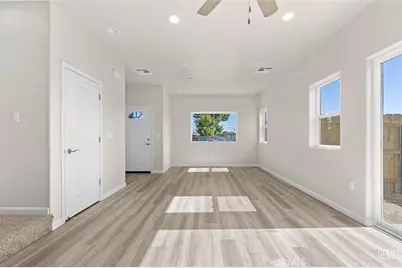 418 S Williams, Bakersfield, CA 93307 - Photo 2