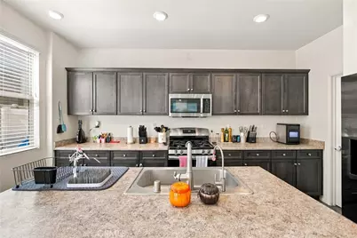 30425 Village Knoll Drive, Menifee, CA 92584 - Photo 10