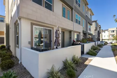 27566 Sanctuary Court, Valencia, CA 91381 - Photo 2